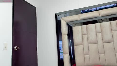 duran_dhikol1 online show from February 14, 2025, 2:07 am