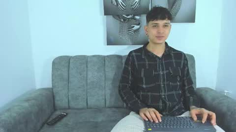 Nicolle y Julian online show from February 12, 2026, 4:18 am