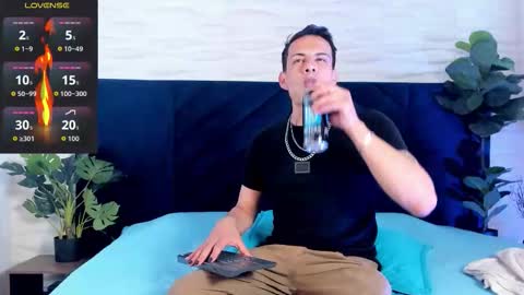 Dustin Sonne online show from October 21, 2025, 3:51 am