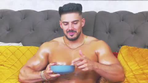 Dustin online show from June 26, 2026, 4:39 am