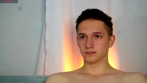 Dustyn online show from December 6, 2024, 5:33 pm