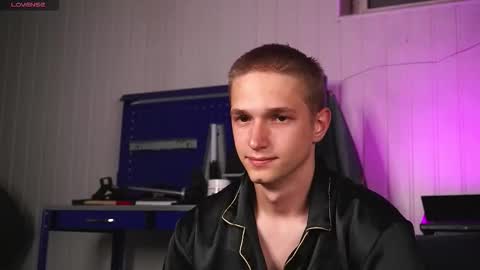 Dustyn online show from September 24, 2025, 4:43 pm