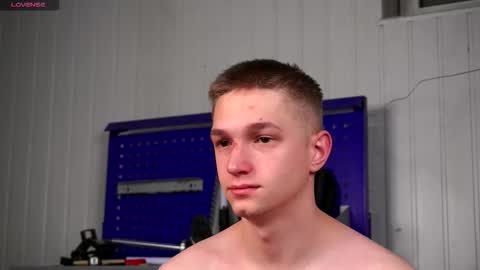 Dustyn online show from December 18, 2025, 4:57 pm