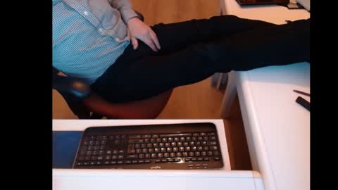 dutchpornking2 online show from December 26, 2024, 7:27 pm