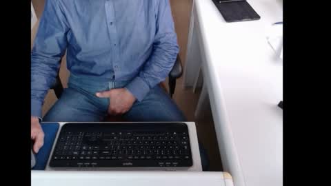 dutchpornking2 online show from October 4, 2025, 7:17 am