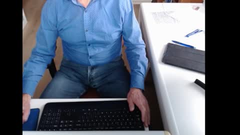 dutchpornking2 online show from October 28, 2025, 7:45 am