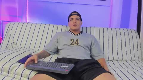 Snapshot of dwayne_esteven10 chatting on May 11, 2026, 8:50 pm dwayne_esteven10 online show from May 11, 2026, 8:50 pm