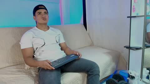 Snapshot of dwayne_esteven10 chatting on June 1, 2026, 7:59 pm dwayne_esteven10 online show from June 1, 2026, 7:59 pm