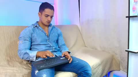 Snapshot of dwayne_esteven10 chatting on June 7, 2026, 8:45 pm dwayne_esteven10 online show from June 7, 2026, 8:45 pm