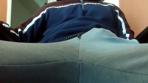 dweav240 online show from February 26, 2025, 7:05 pm