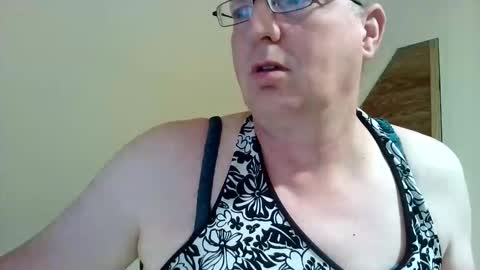 Snapshot of dwtsaskia80 chatting on October 21, 2025, 4:46 am dwtsaskia80 online show from October 21, 2025, 4:46 am