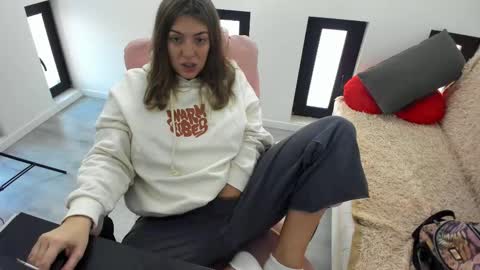 dayana online show from February 19, 2026, 5:47 am