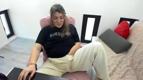 dayana online show from March 17, 2026, 4:39 am