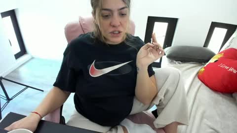 Snapshot of dyanakaylin chatting on May 3, 2026, 5:02 am dayana online show from May 3, 2026, 5:02 am