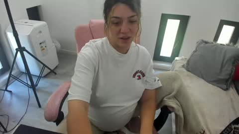 Snapshot of dyanakaylin chatting on May 24, 2026, 5:23 am dayana online show from May 24, 2026, 5:23 am