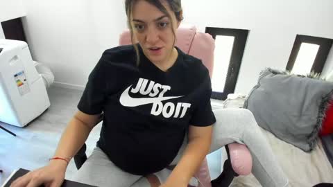 Snapshot of dyanakaylin chatting on May 25, 2026, 5:24 am dayana online show from May 25, 2026, 5:24 am