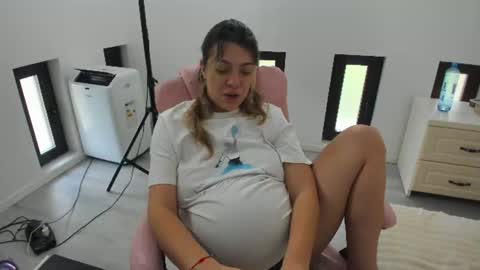dayana online show from July 16, 2026, 5:46 am
