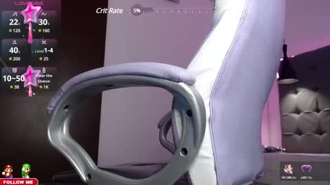 dyla_n18_ online show from February 13, 2025, 2:23 am