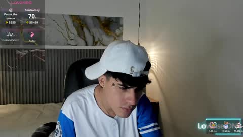 dyla_n18_ online show from April 5, 2026, 8:06 pm