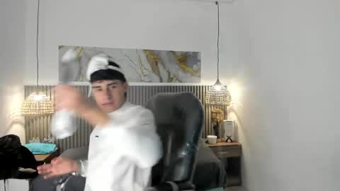 Snapshot of dyla_n18_ chatting on May 3, 2026, 6:58 pm dyla_n18_ online show from May 3, 2026, 6:58 pm