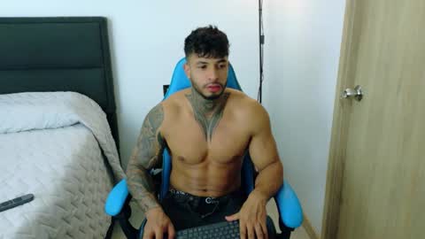 Snapshot of dylanrivera_ chatting on August 5, 2026, 12:46 am Dylan Rivera online show from August 5, 2026, 12:46 am