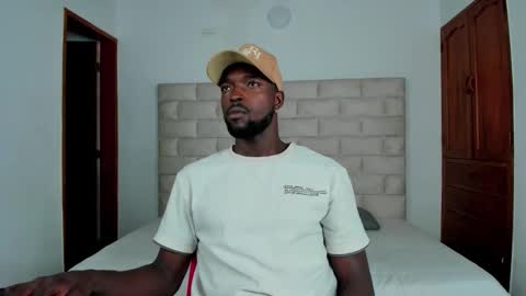 Dylan Taylor online show from November 12, 2025, 12:38 pm