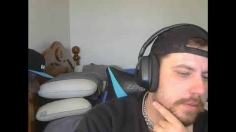 Snapshot of dylboi47 chatting on October 18, 2025, 5:46 pm dylboi47 online show from October 18, 2025, 5:46 pm