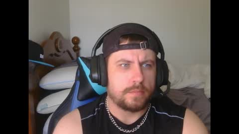 Snapshot of dylboi47 chatting on October 19, 2025, 6:19 pm dylboi47 online show from October 19, 2025, 6:19 pm