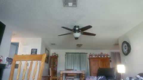 dzznutzzz online show from October 7, 2025, 3:20 pm