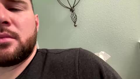 Snapshot of eaeyboi2222 chatting on November 15, 2025, 5:27 am eaeyboi2222 online show from November 15, 2025, 5:27 am