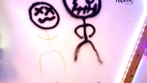 Snapshot of eandj8786 chatting on December 8, 2024, 7:43 pm Kryztal Klear Jaxx online show from December 8, 2024, 7:43 pm