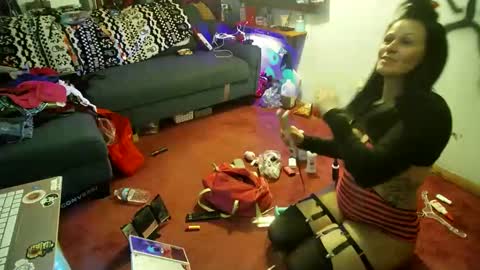 Snapshot of eandj8786 chatting on January 6, 2025, 5:52 am Kryztal Klear Jaxx online show from January 6, 2025, 5:52 am