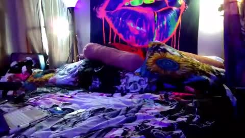 Snapshot of eandj8786 chatting on February 17, 2025, 6:37 pm Kryztal Klear Jaxx online show from February 17, 2025, 6:37 pm