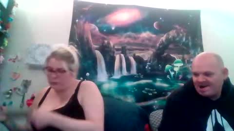 eandr6446 online show from November 30, 2025, 5:33 am