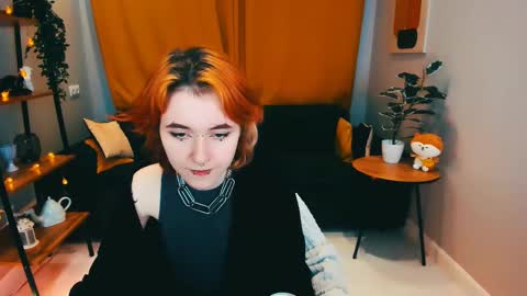 Snapshot of earl_lunar chatting on January 17, 2025, 9:28 pm Earl online show from January 17, 2025, 9:28 pm