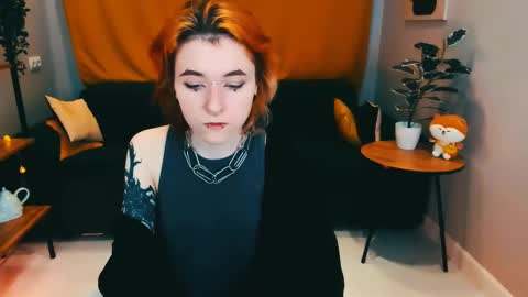 Snapshot of earl_lunar chatting on January 18, 2025, 3:53 am Earl online show from January 18, 2025, 3:53 am