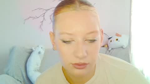 Lily online show from April 22, 2026, 7:22 am