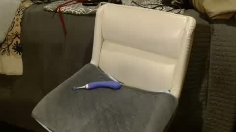 Six online show from February 1, 2025, 8:18 am