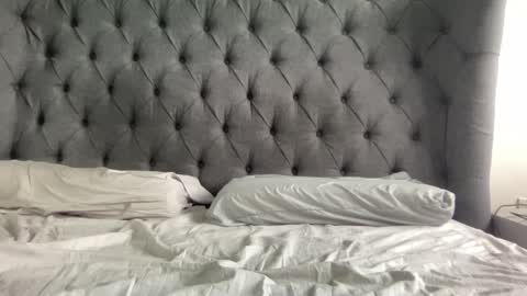 Nadia Ferreira  online show from December 3, 2024, 9:33 am