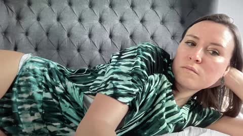 Nadia Ferreira  online show from March 5, 2025, 10:00 am