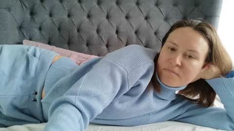 Nadia Ferreira  online show from April 1, 2026, 9:54 am