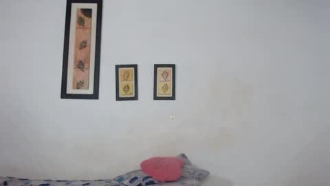 Laraand Drake online show from February 15, 2025, 11:50 am