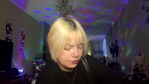 Snapshot of ebonidorset chatting on July 12, 2026, 7:27 pm Luna online show from July 12, 2026, 7:27 pm