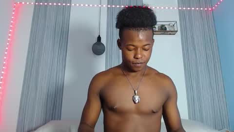 Chris Palaz  online show from December 4, 2025, 8:39 pm