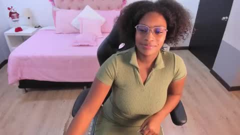 ebony_fantasy2 online show from November 19, 2025, 11:43 am