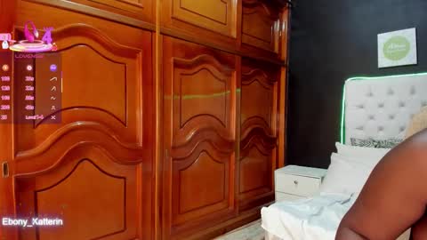 ebony_katterin online show from December 19, 2025, 11:17 am