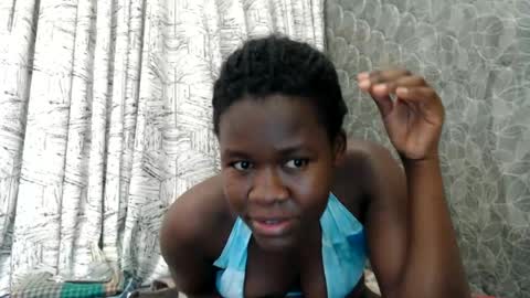 Snapshot of ebony_lynne chatting on July 1, 2026, 9:47 pm ebony_lynne online show from July 1, 2026, 9:47 pm