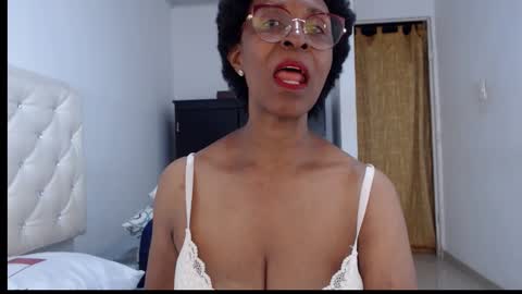 Snapshot of ebony_m1lf chatting on March 26, 2026, 5:35 am judy online show from March 26, 2026, 5:35 am