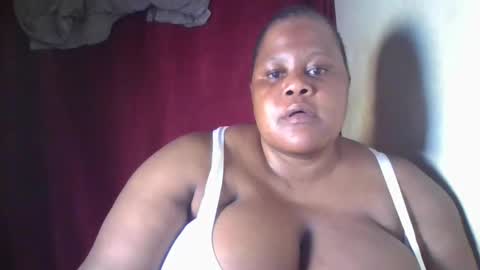 ebony_magixs online show from December 19, 2025, 3:19 pm