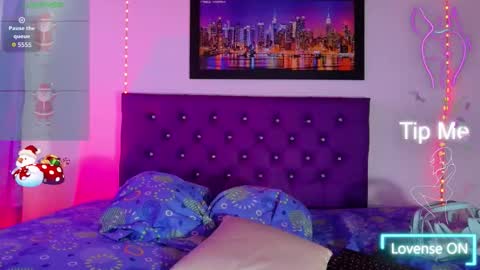 LINA  online show from December 15, 2025, 7:18 pm